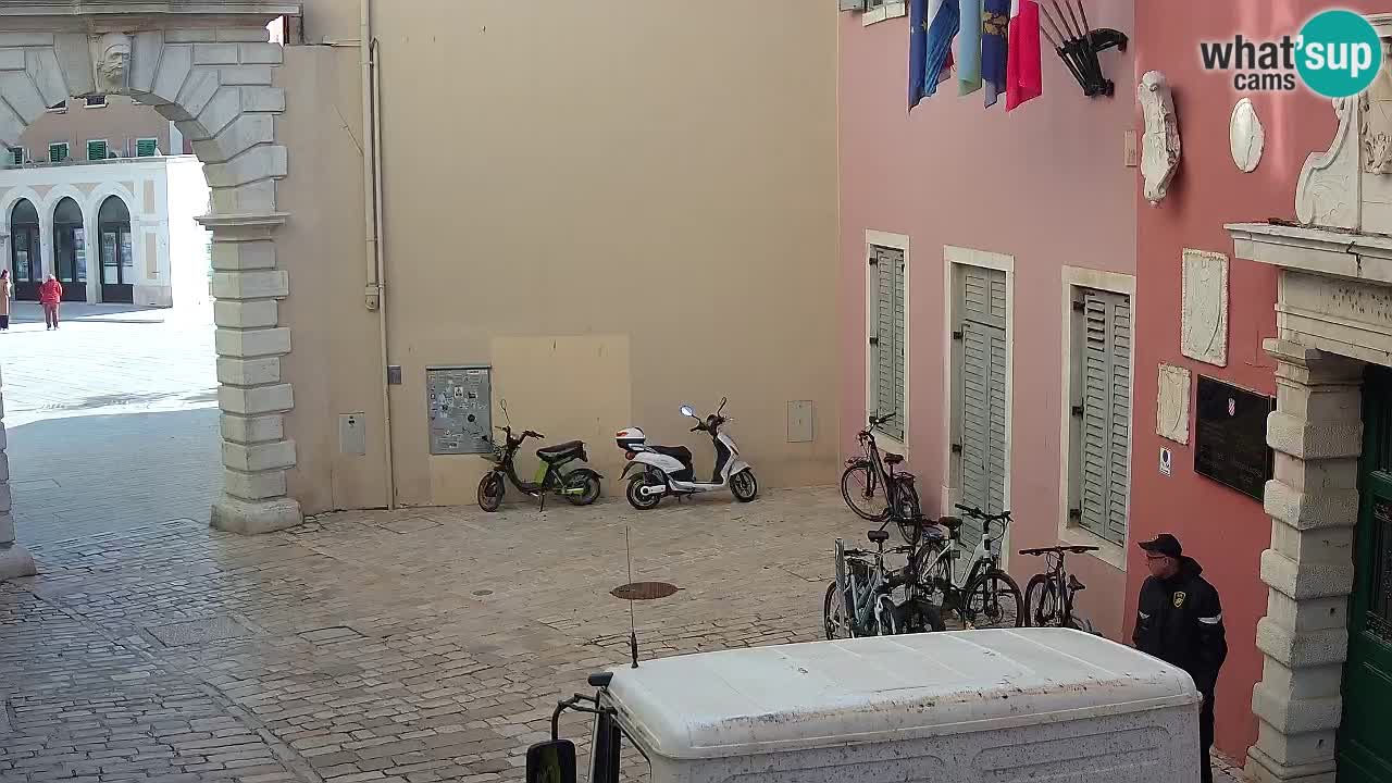 Webcam en vivo Rovinj – “Puerta de la ciudad” Proa de Balbi – Istria – Croacia