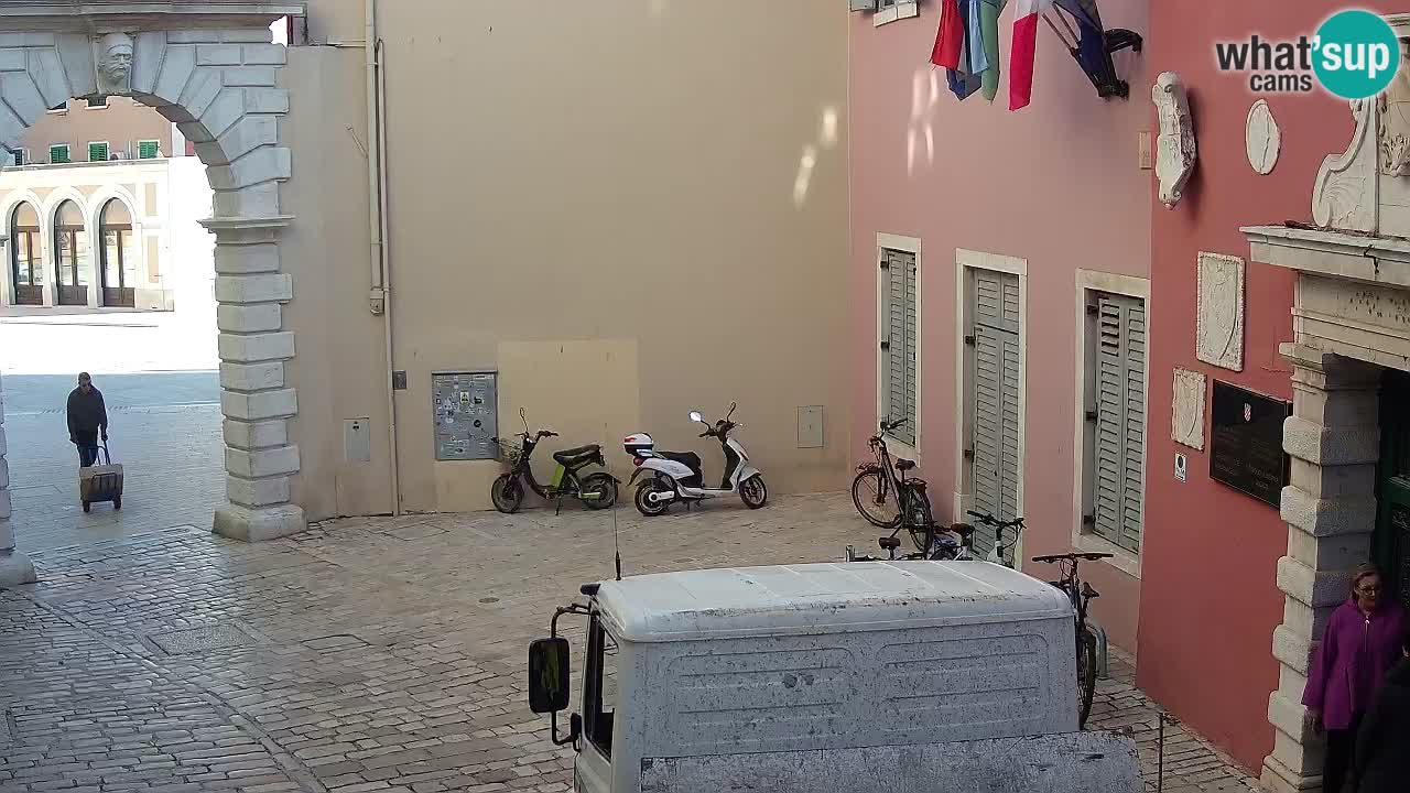 Webcam en vivo Rovinj – “Puerta de la ciudad” Proa de Balbi – Istria – Croacia