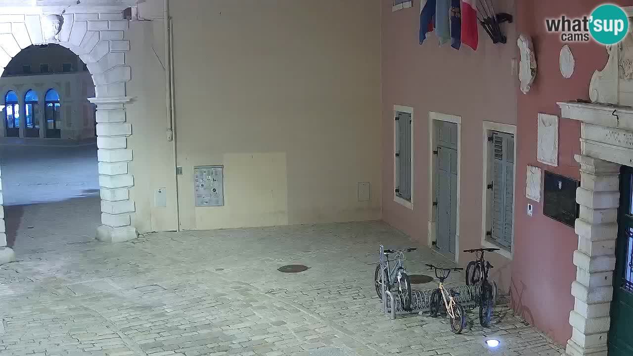 Webcam en vivo Rovinj – “Puerta de la ciudad” Proa de Balbi – Istria – Croacia