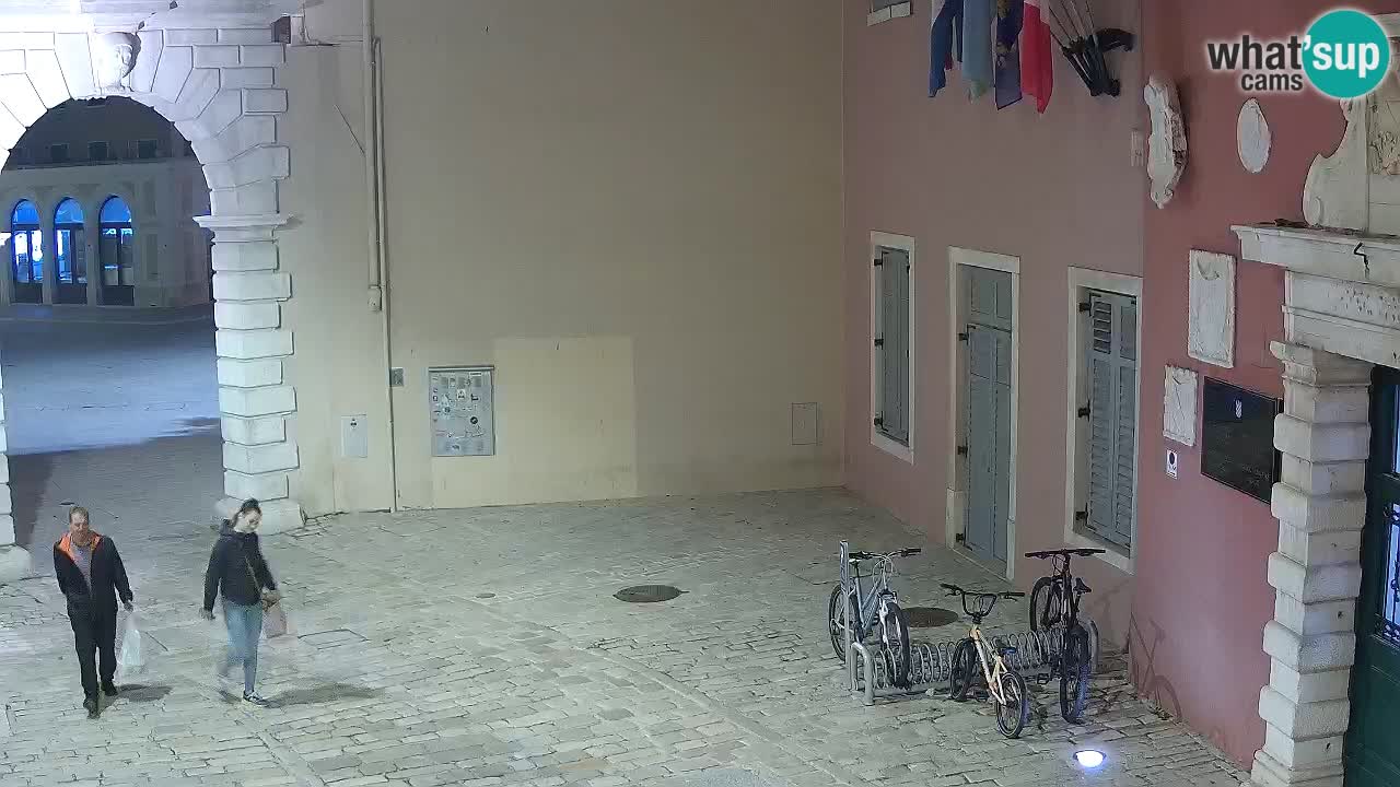 Webcam en vivo Rovinj – “Puerta de la ciudad” Proa de Balbi – Istria – Croacia