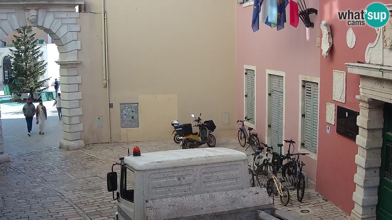 Webcam en vivo Rovinj – “Puerta de la ciudad” Proa de Balbi – Istria – Croacia