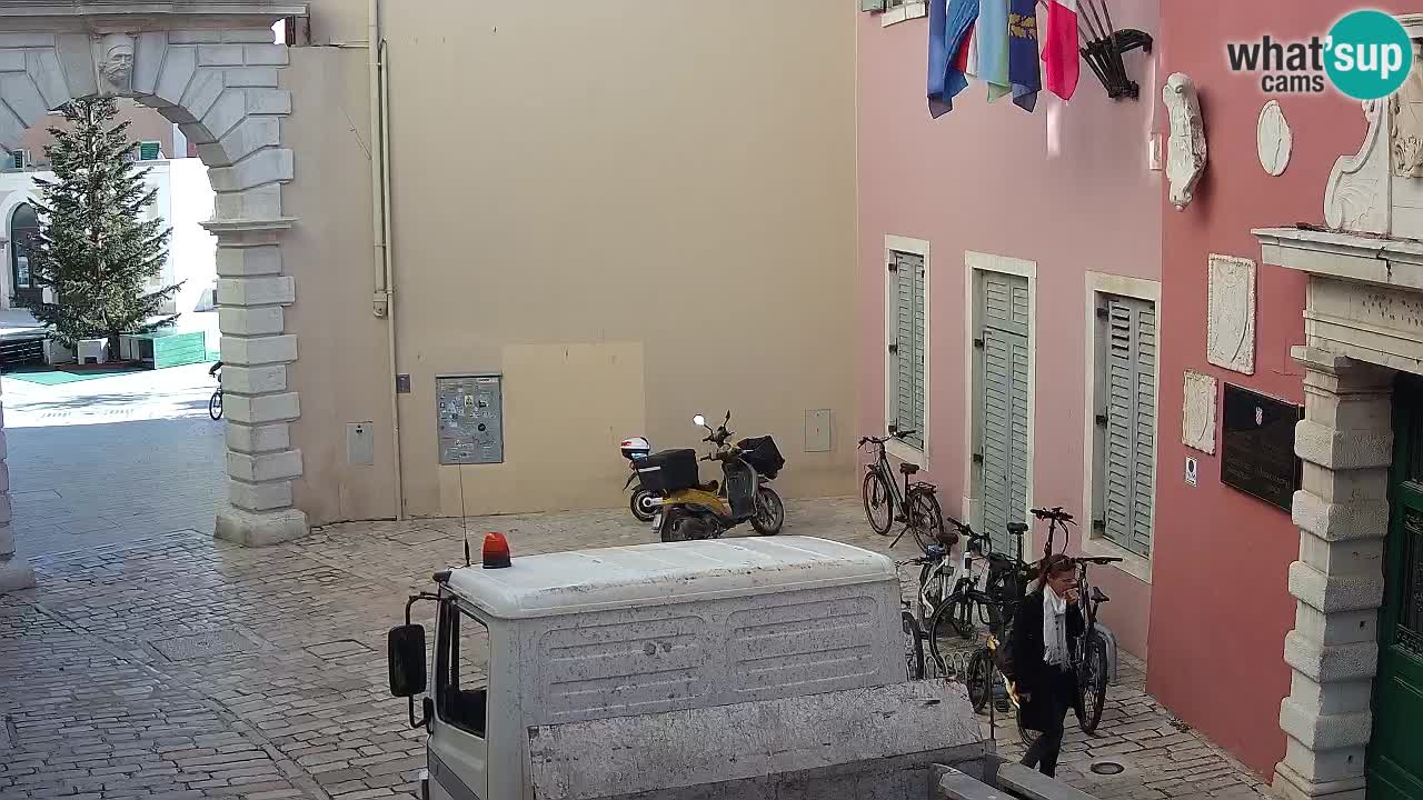 Webcam en vivo Rovinj – “Puerta de la ciudad” Proa de Balbi – Istria – Croacia