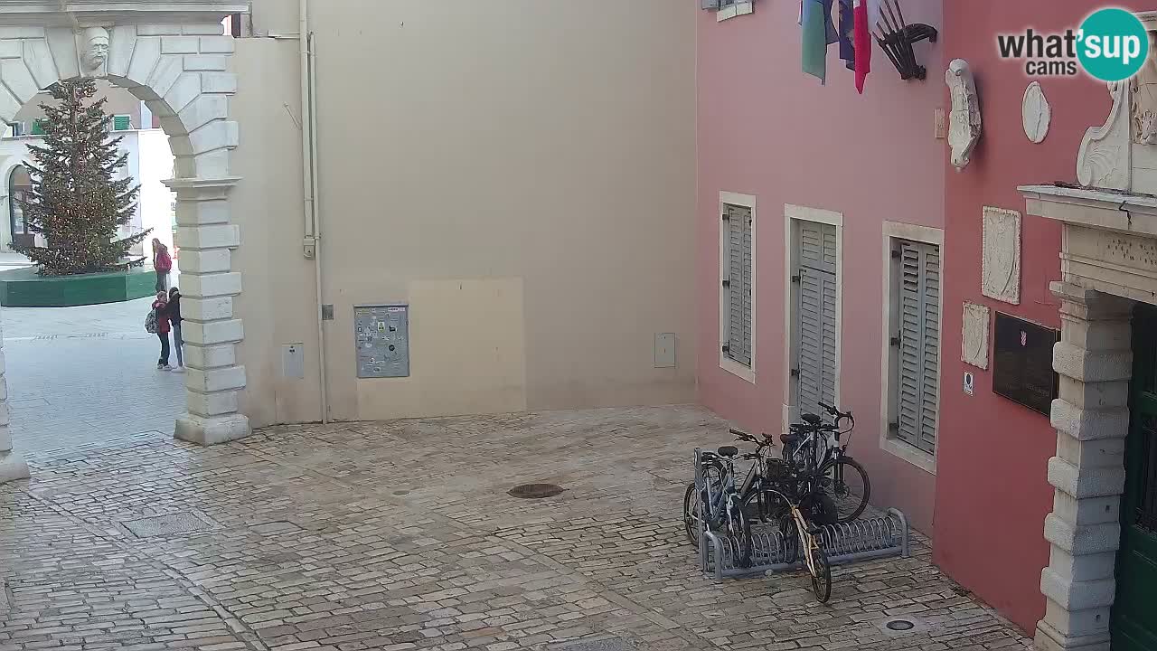 Webcam en vivo Rovinj – “Puerta de la ciudad” Proa de Balbi – Istria – Croacia