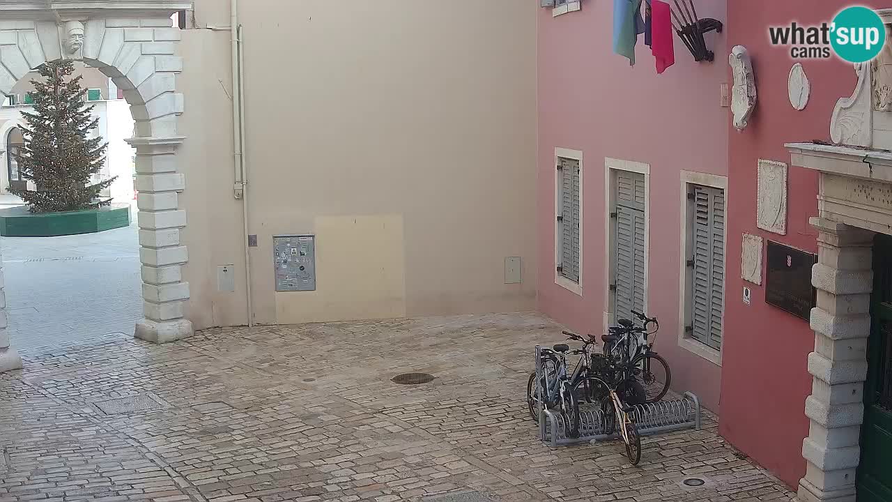 Webcam en vivo Rovinj – “Puerta de la ciudad” Proa de Balbi – Istria – Croacia