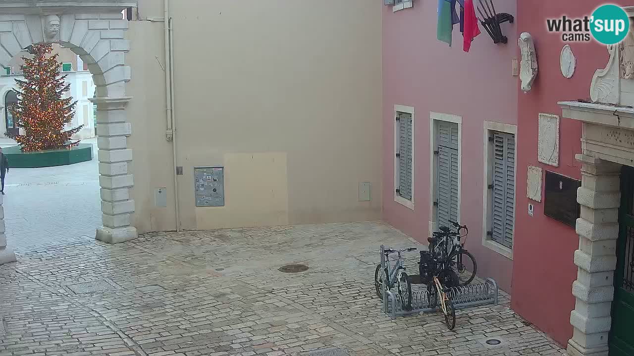 Live Rovigno webcam – Arco di Balbi “Porta della città” – Istria