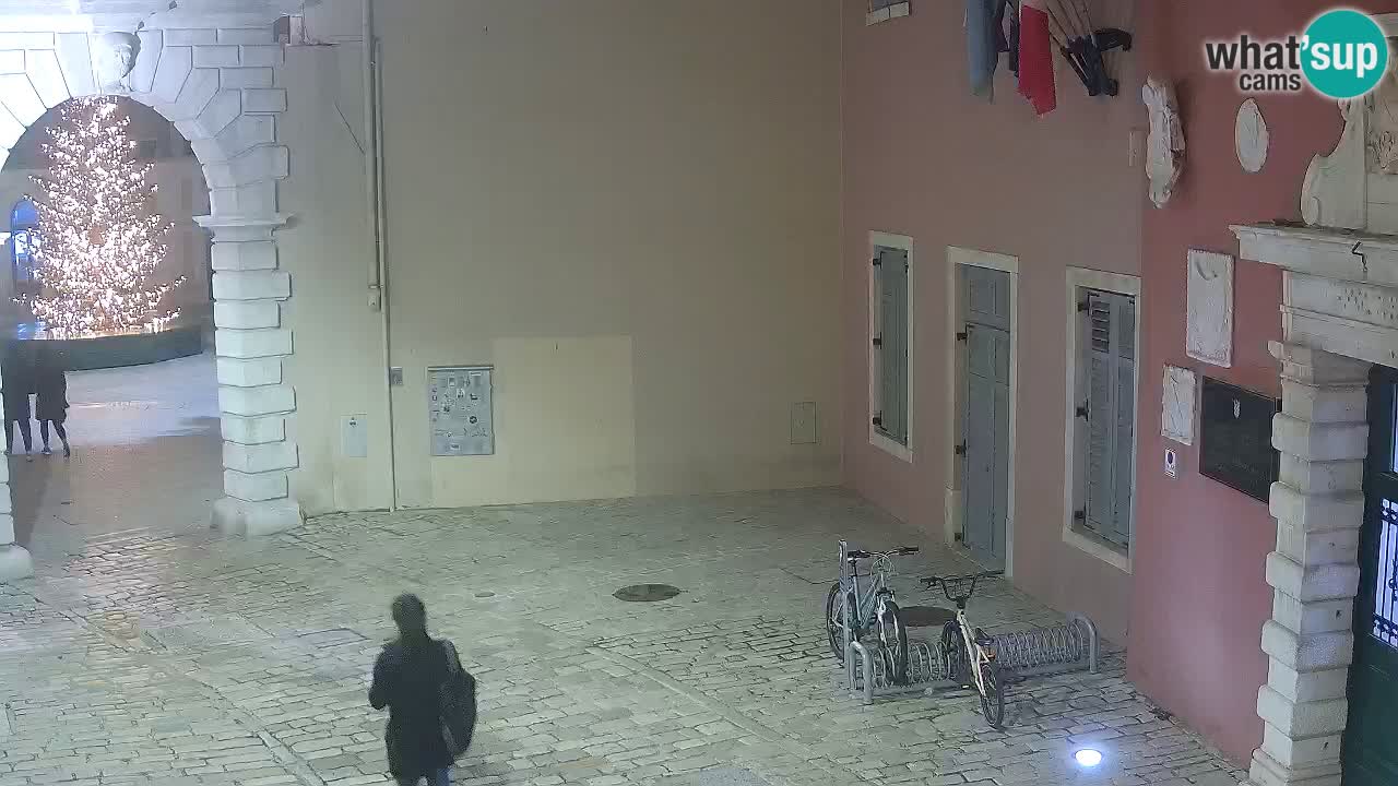 Webcam en vivo Rovinj – “Puerta de la ciudad” Proa de Balbi – Istria – Croacia