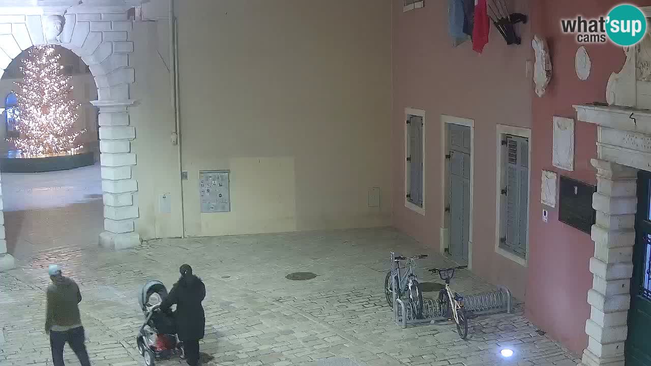 Webcam en vivo Rovinj – “Puerta de la ciudad” Proa de Balbi – Istria – Croacia