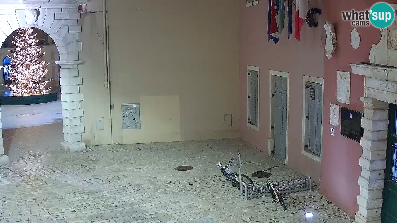 Webcam en vivo Rovinj – “Puerta de la ciudad” Proa de Balbi – Istria – Croacia