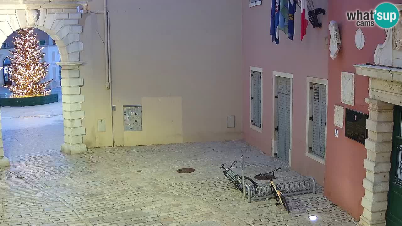 Webcam en vivo Rovinj – “Puerta de la ciudad” Proa de Balbi – Istria – Croacia