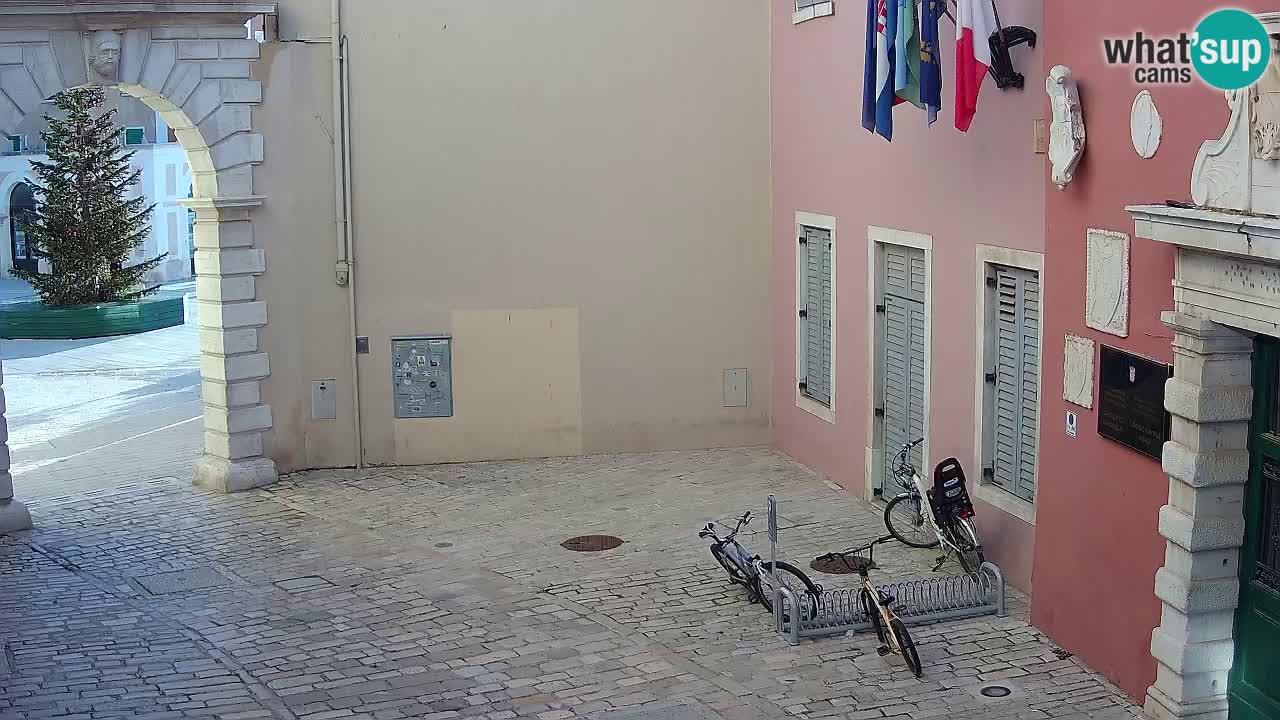 Webcam en vivo Rovinj – “Puerta de la ciudad” Proa de Balbi – Istria – Croacia