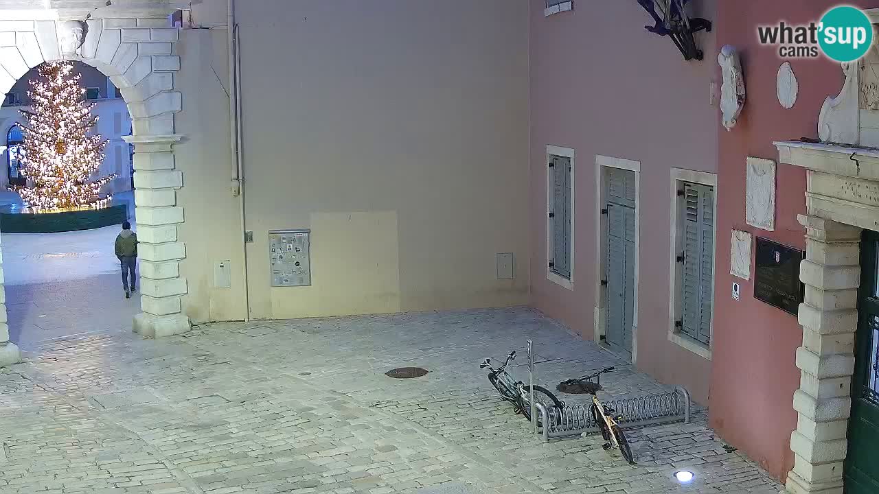 Live Rovigno webcam – Arco di Balbi “Porta della città” – Istria