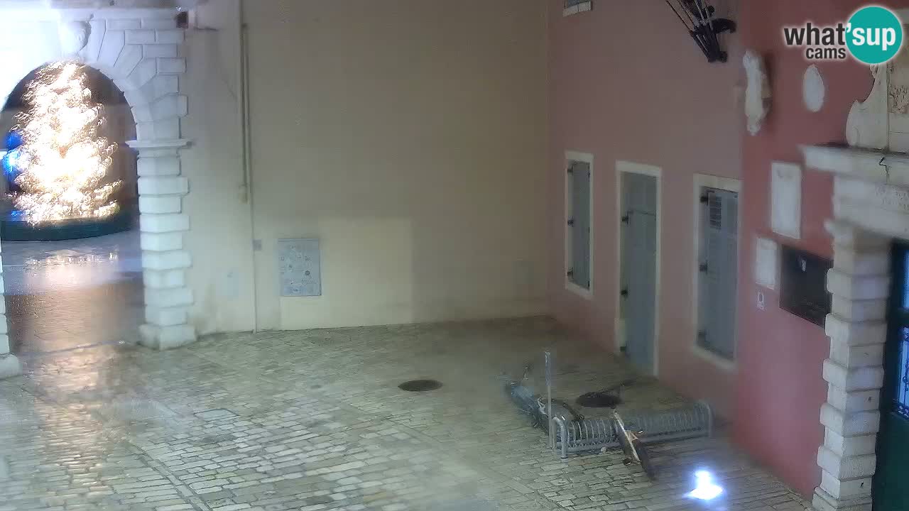 Webcam en vivo Rovinj – “Puerta de la ciudad” Proa de Balbi – Istria – Croacia