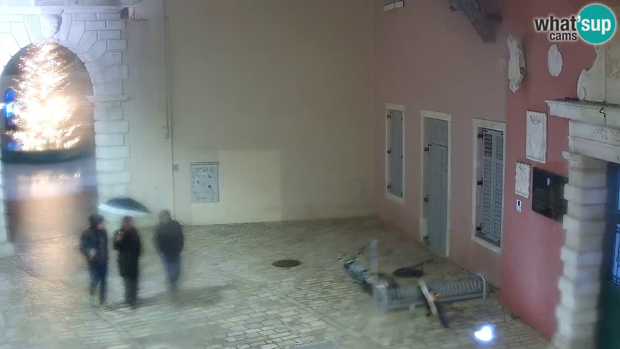 Live Rovigno webcam – Arco di Balbi “Porta della città” – Istria