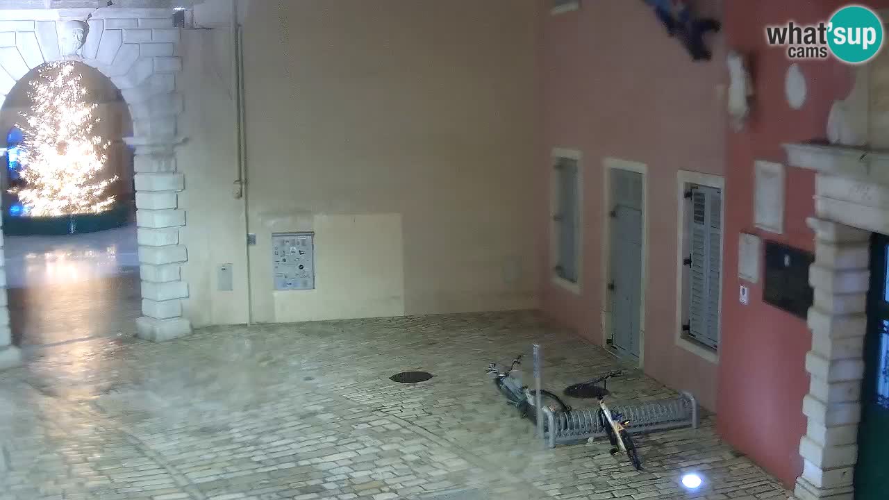 Live Rovigno webcam – Arco di Balbi “Porta della città” – Istria