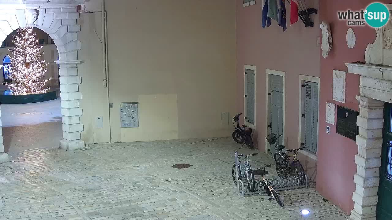 Webcam en vivo Rovinj – “Puerta de la ciudad” Proa de Balbi – Istria – Croacia