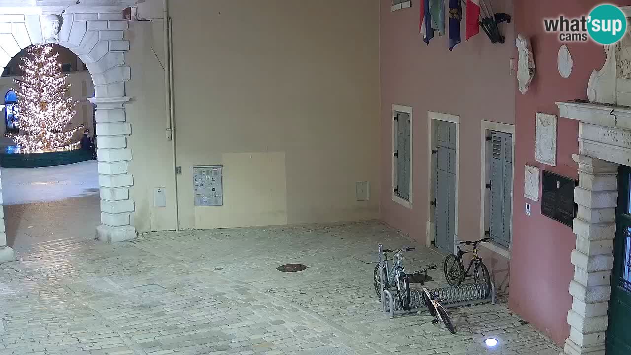 Live Rovigno webcam – Arco di Balbi “Porta della città” – Istria