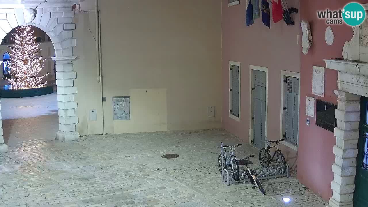 Webcam en vivo Rovinj – “Puerta de la ciudad” Proa de Balbi – Istria – Croacia