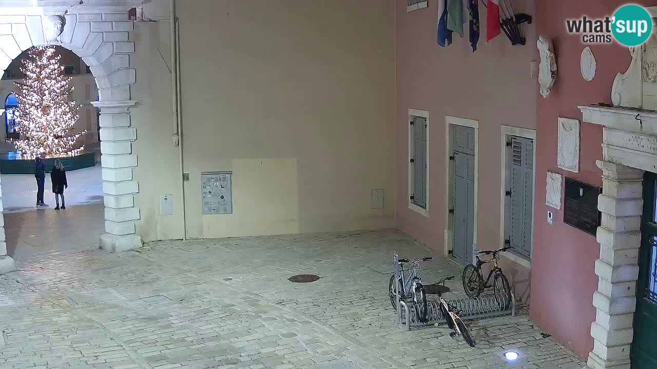 Live Rovigno webcam – Arco di Balbi “Porta della città” – Istria