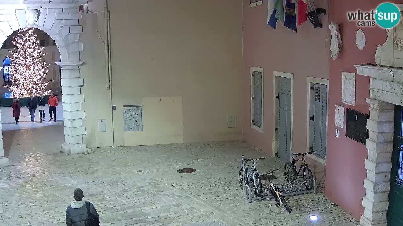 Webcam en vivo Rovinj – “Puerta de la ciudad” Proa de Balbi – Istria – Croacia