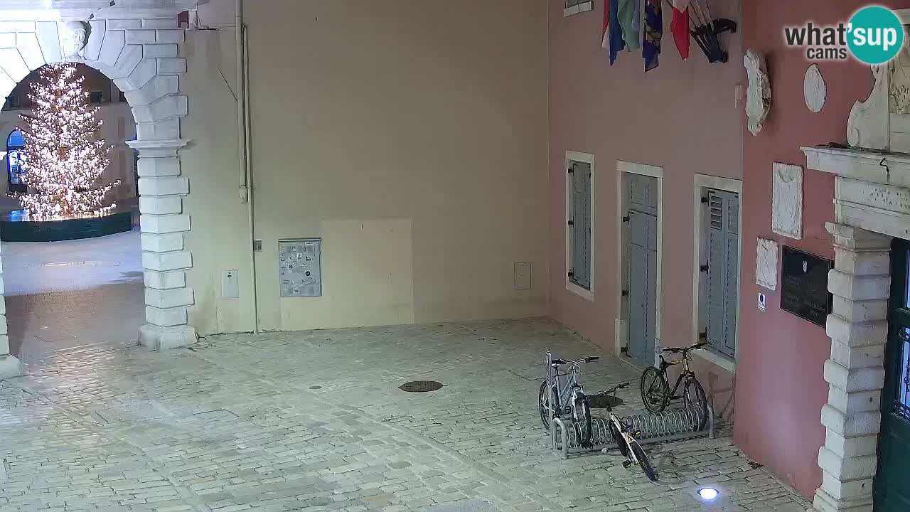 Webcam en direct Rovinj – L’arc de Balbi “Porte de la ville” – Istrie – Croatie