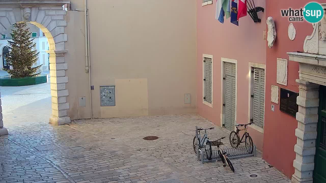 Webcam en vivo Rovinj – “Puerta de la ciudad” Proa de Balbi – Istria – Croacia