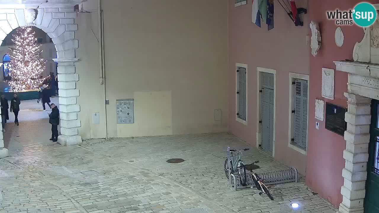 Live Rovigno webcam – Arco di Balbi “Porta della città” – Istria