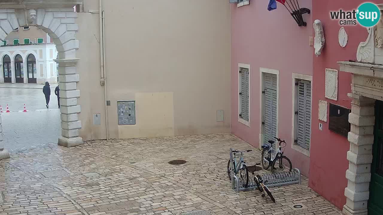 Webcam en vivo Rovinj – “Puerta de la ciudad” Proa de Balbi – Istria – Croacia