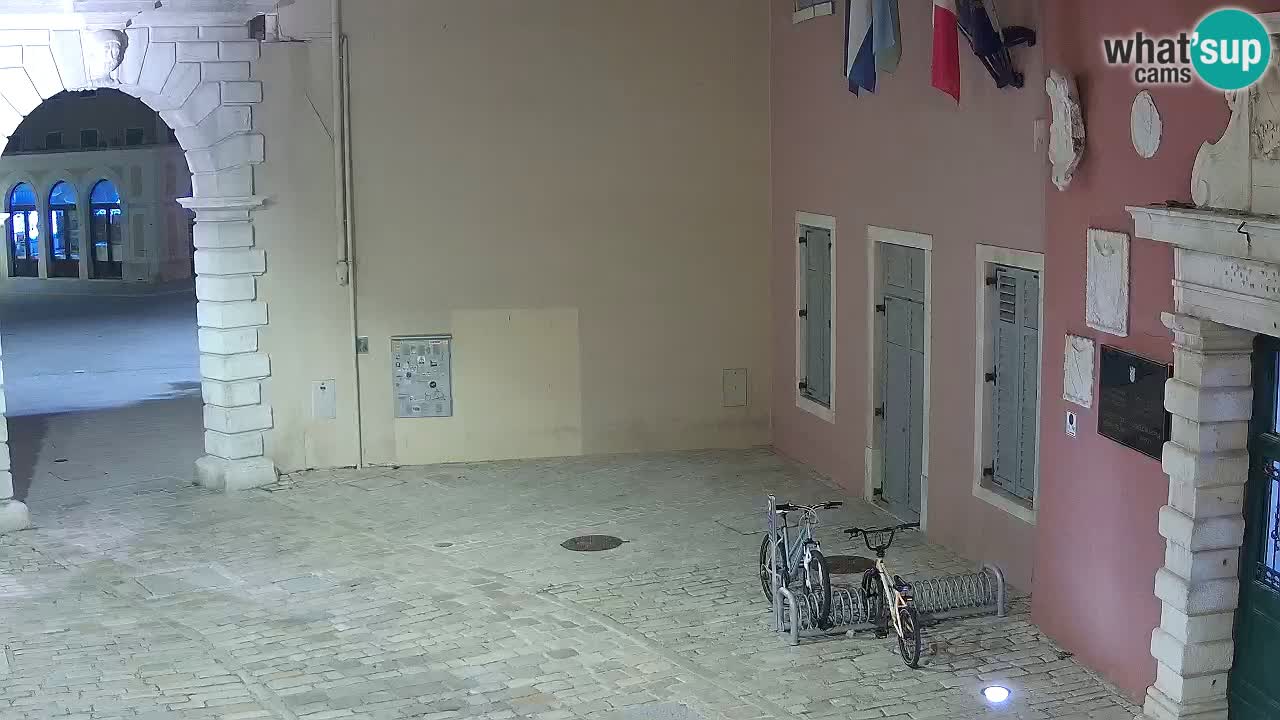 Webcam en vivo Rovinj – “Puerta de la ciudad” Proa de Balbi – Istria – Croacia