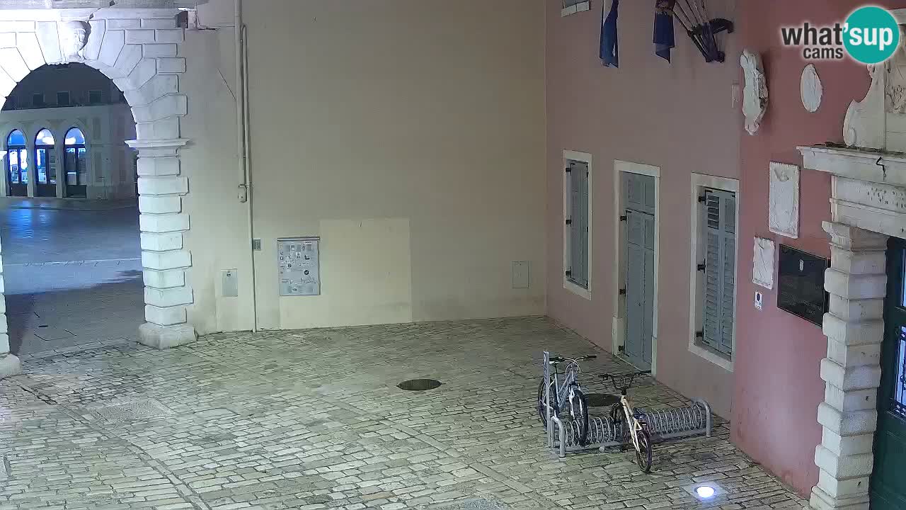 Live Rovigno webcam – Arco di Balbi “Porta della città” – Istria