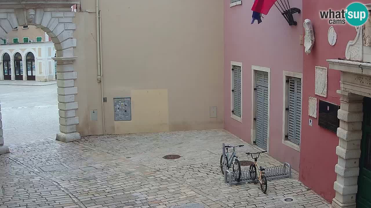 Webcam en vivo Rovinj – “Puerta de la ciudad” Proa de Balbi – Istria – Croacia