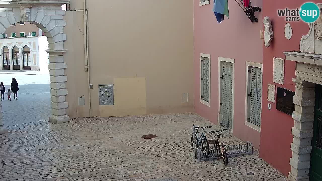 Webcam en vivo Rovinj – “Puerta de la ciudad” Proa de Balbi – Istria – Croacia