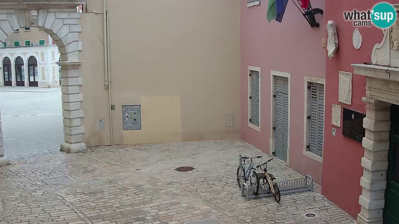 Webcam en vivo Rovinj – “Puerta de la ciudad” Proa de Balbi – Istria – Croacia