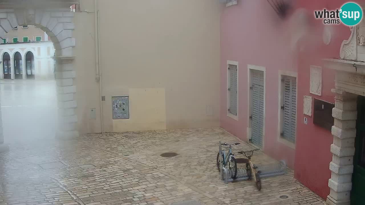 Webcam en vivo Rovinj – “Puerta de la ciudad” Proa de Balbi – Istria – Croacia