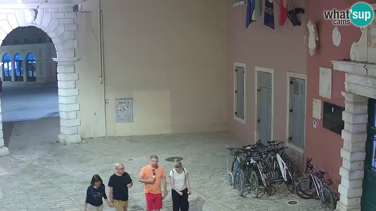 Webcam en vivo Rovinj – “Puerta de la ciudad” Proa de Balbi – Istria – Croacia