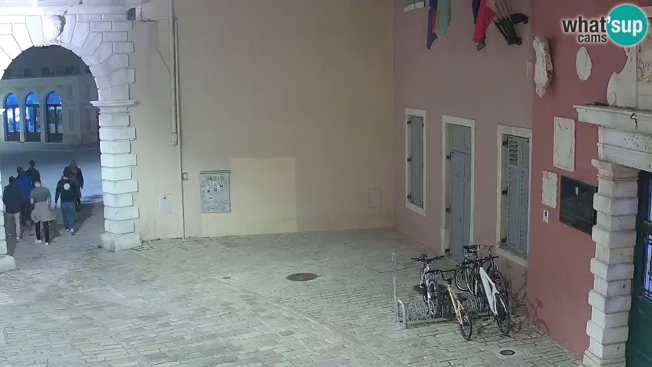Webcam en vivo Rovinj – “Puerta de la ciudad” Proa de Balbi – Istria – Croacia