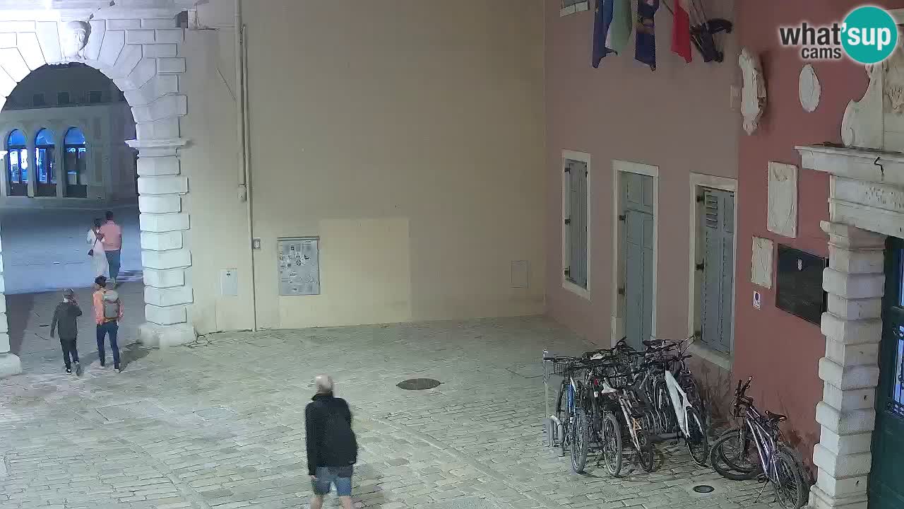 Live Rovigno webcam – Arco di Balbi “Porta della città” – Istria