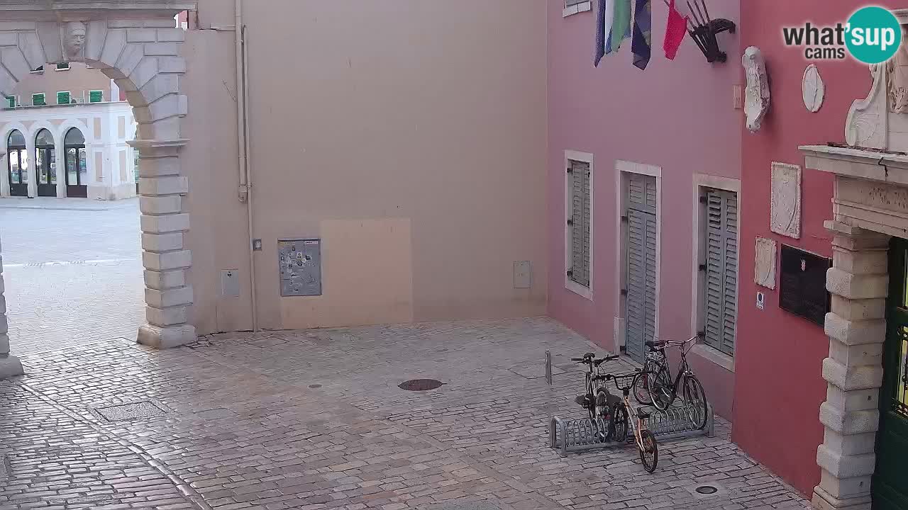 Webcam en vivo Rovinj – “Puerta de la ciudad” Proa de Balbi – Istria – Croacia
