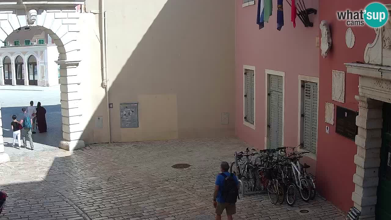 Webcam en vivo Rovinj – “Puerta de la ciudad” Proa de Balbi – Istria – Croacia