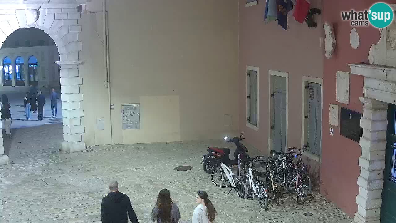Spletna kamera Rovinj Mestna vrata – Balbijev lok – Istra – Hrvaška