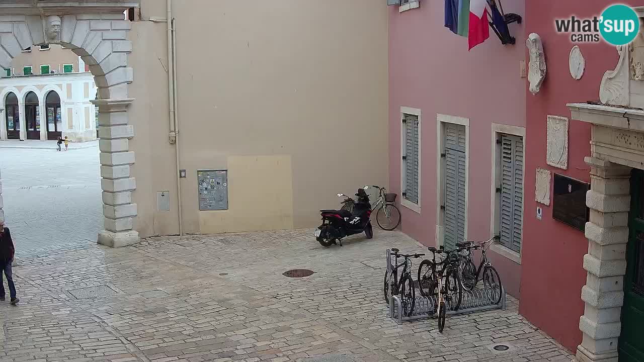 Spletna kamera Rovinj Mestna vrata – Balbijev lok – Istra – Hrvaška