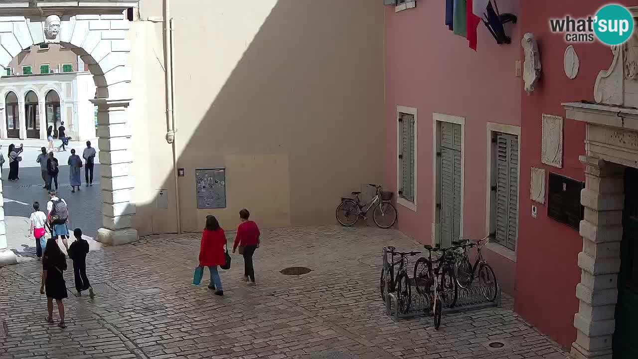 Spletna kamera v živo Rovinj – Balbijev lok “Mestna vrata” – Istra – Hrvaška
