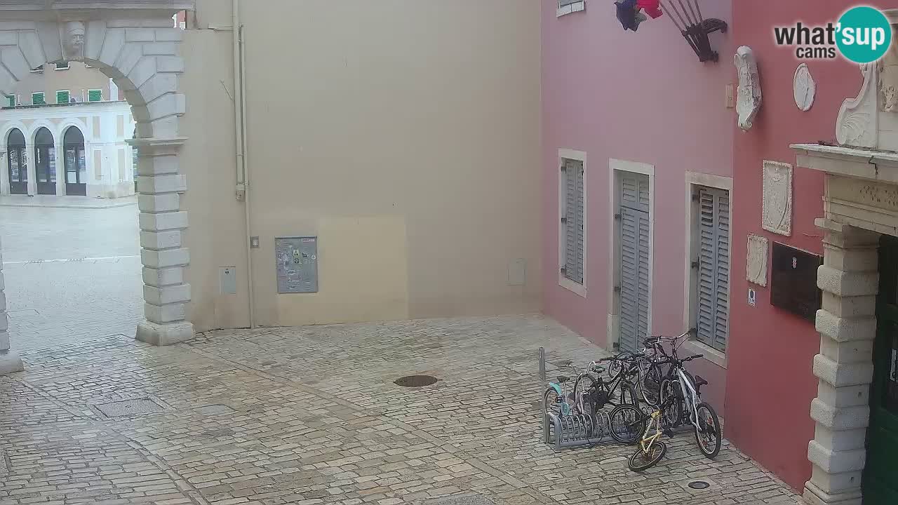 Webcam en vivo Rovinj – “Puerta de la ciudad” Proa de Balbi – Istria – Croacia