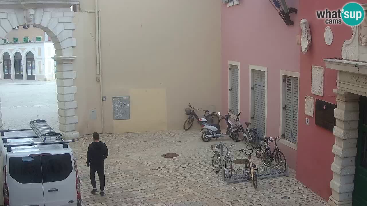 Webcam en vivo Rovinj – “Puerta de la ciudad” Proa de Balbi – Istria – Croacia