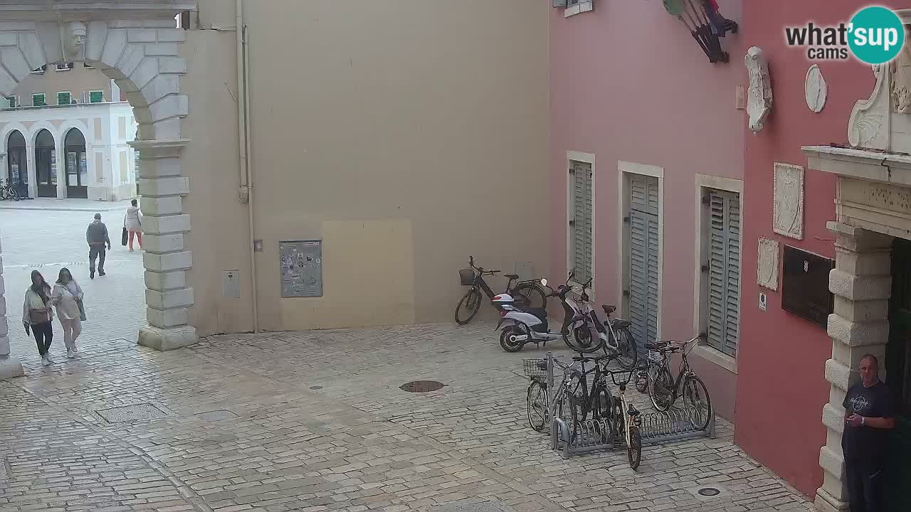 Webcam en vivo Rovinj – “Puerta de la ciudad” Proa de Balbi – Istria – Croacia
