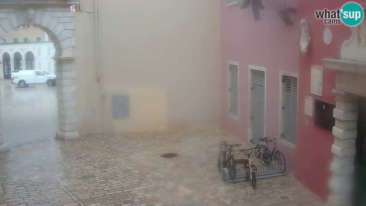 Webcam en vivo Rovinj – “Puerta de la ciudad” Proa de Balbi – Istria – Croacia