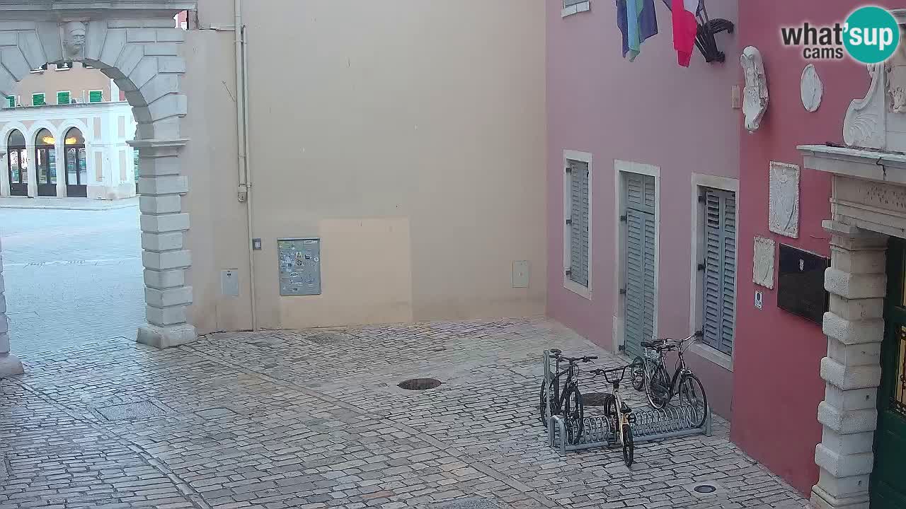 Webcam en vivo Rovinj – “Puerta de la ciudad” Proa de Balbi – Istria – Croacia