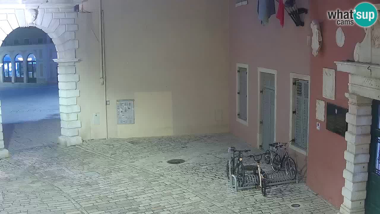 Live Rovigno webcam – Arco di Balbi “Porta della città” – Istria