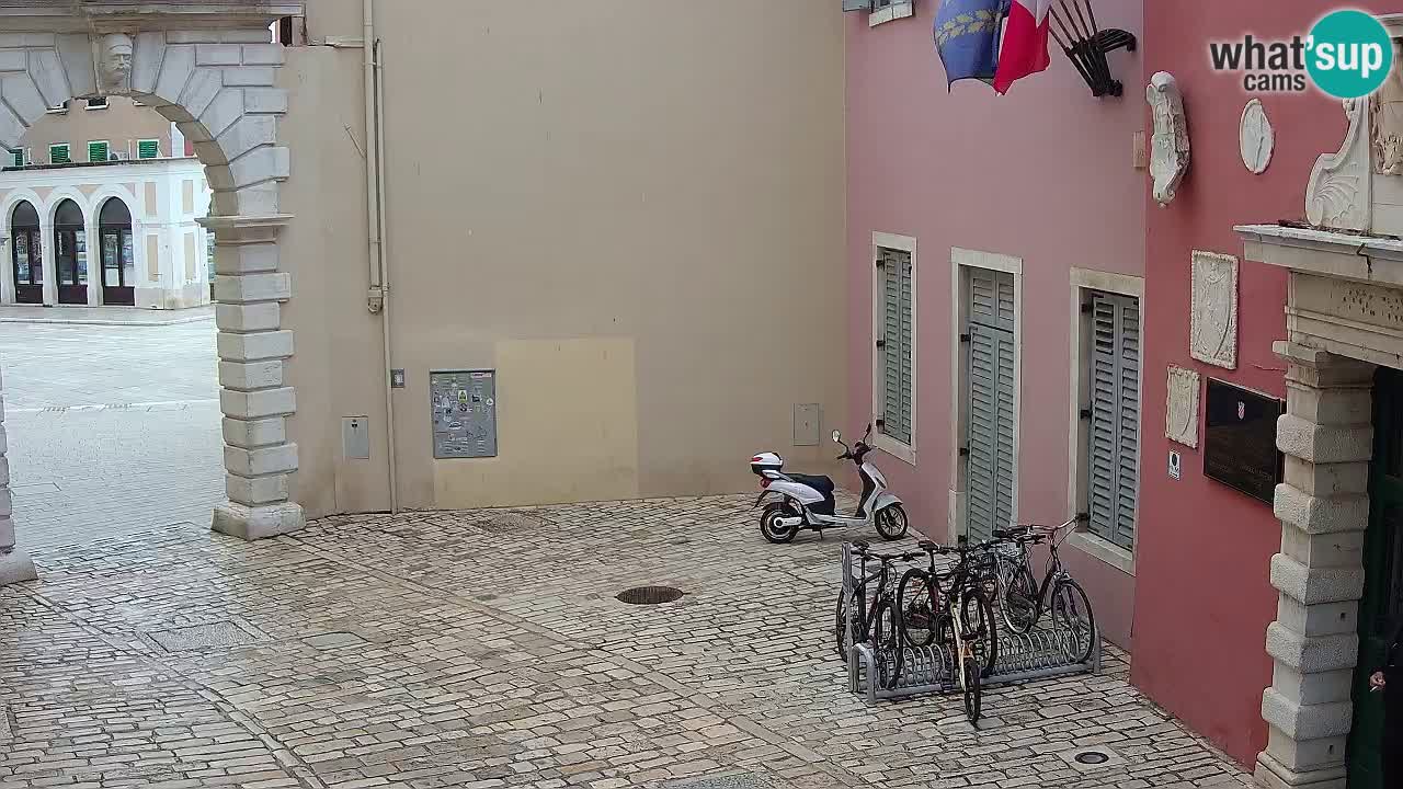Webcam en vivo Rovinj – “Puerta de la ciudad” Proa de Balbi – Istria – Croacia