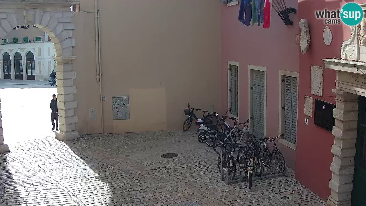 Webcam en vivo Rovinj – “Puerta de la ciudad” Proa de Balbi – Istria – Croacia