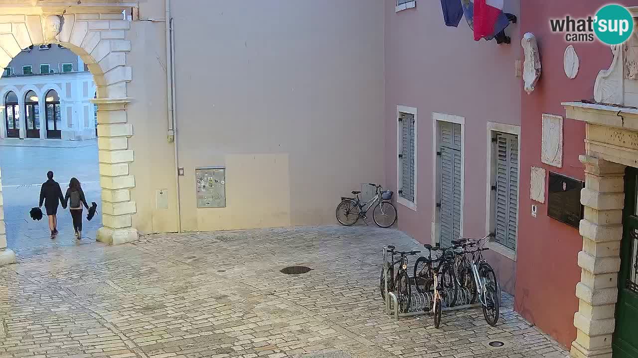 Webcam en vivo Rovinj – “Puerta de la ciudad” Proa de Balbi – Istria – Croacia